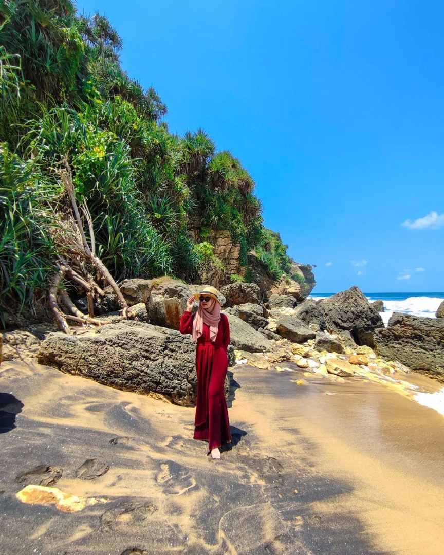 Pantai Watunene / @anjani_deasy