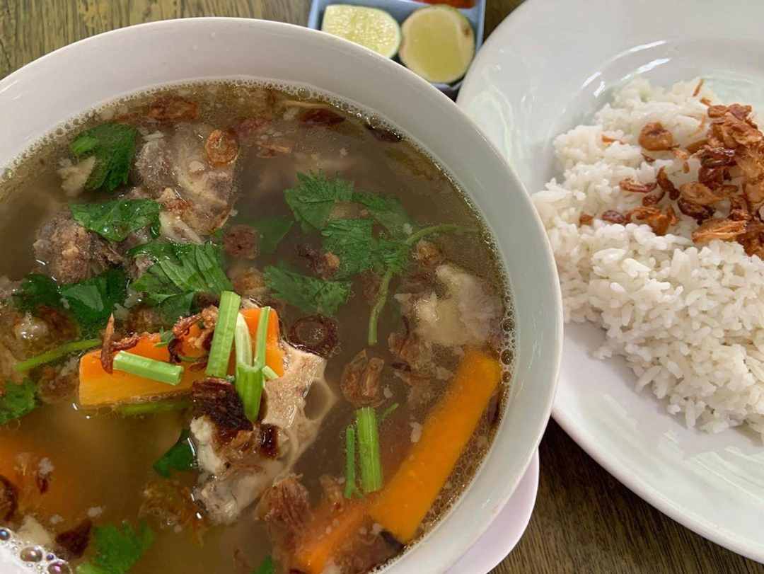 Warung Nikmat / @hancheol71