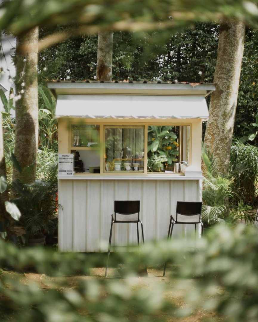 Outdoor Area / @cxmmandthesun
