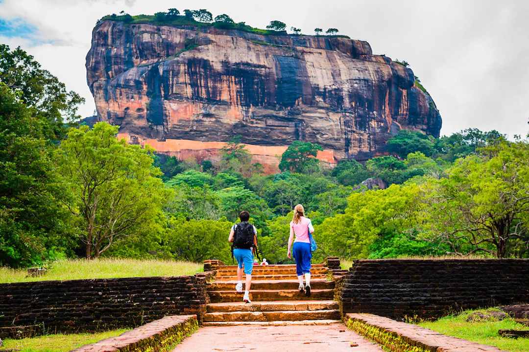 Turis di area situs Sigiriya / photoshelter