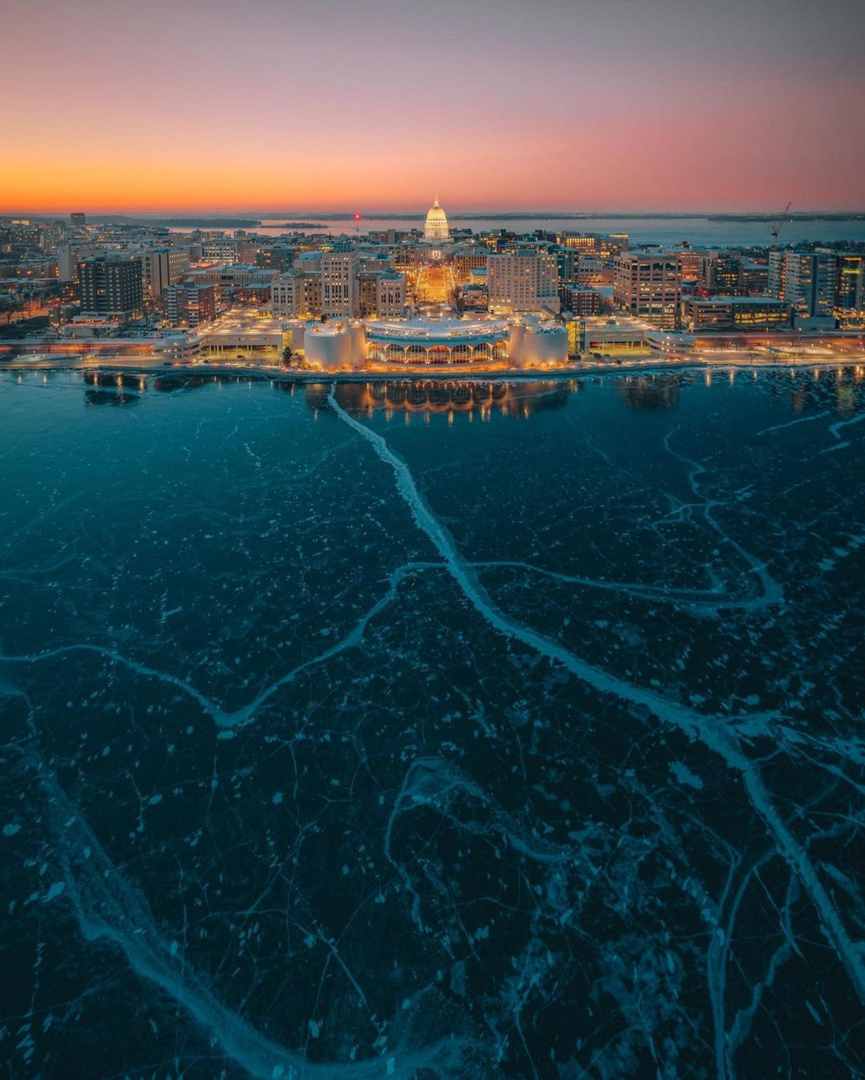 Danau Monona saat membeku