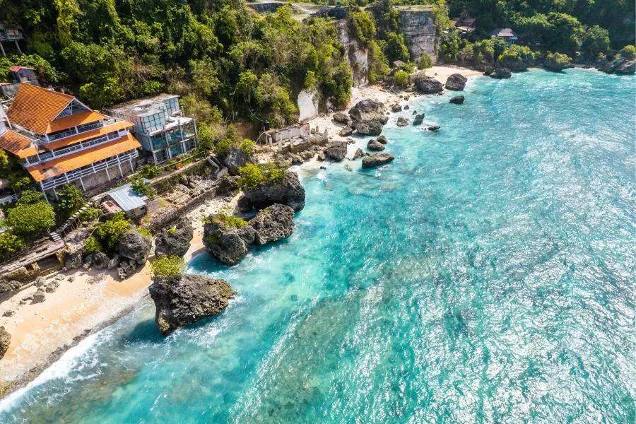 Pantai Bingin: Pesona Tersembunyi di Pecatu