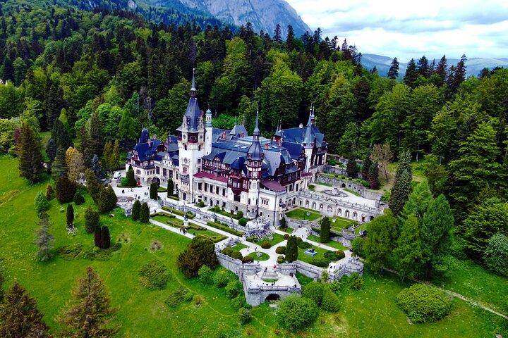 Kastil Peles Rumania: Sejarah, Arsitektur, dan Inovasi Teknologi
