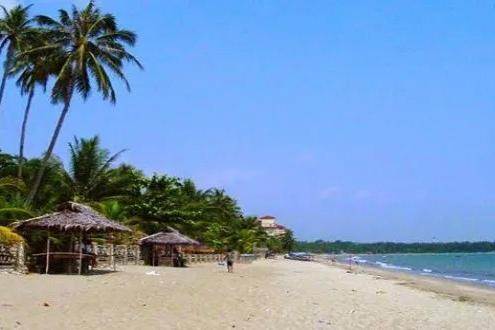 Harga Tiket dan Sewa Fasilitas Pantai Cibeureum