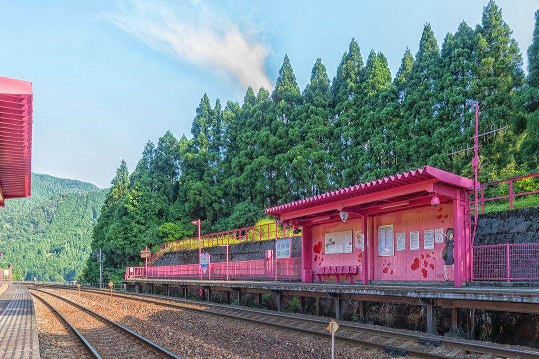 Romance at Koi-Yamagata Station, a Unique Love Station ( jp_sonz Instagram)