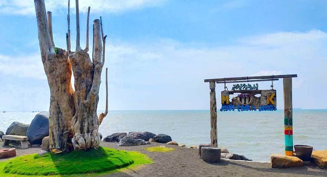 Daya Tarik Pantai Muara Kasih