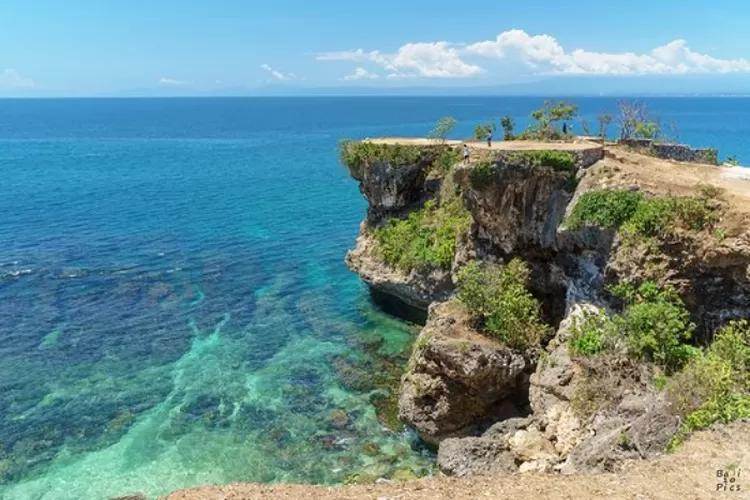 Pantai Balangan: Surga Surfing dan Sunset di Bali Selatan