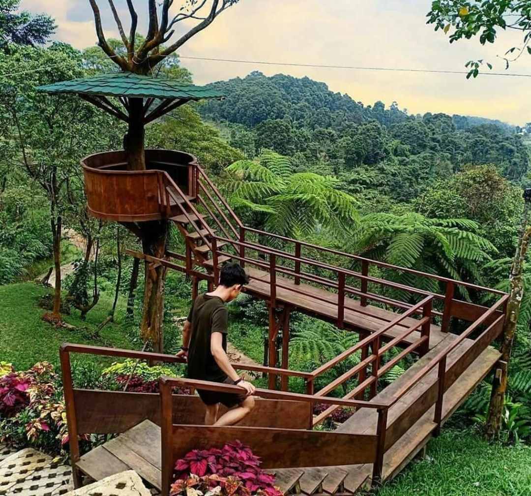 Rumah kayu. Sumber: datawisata.com