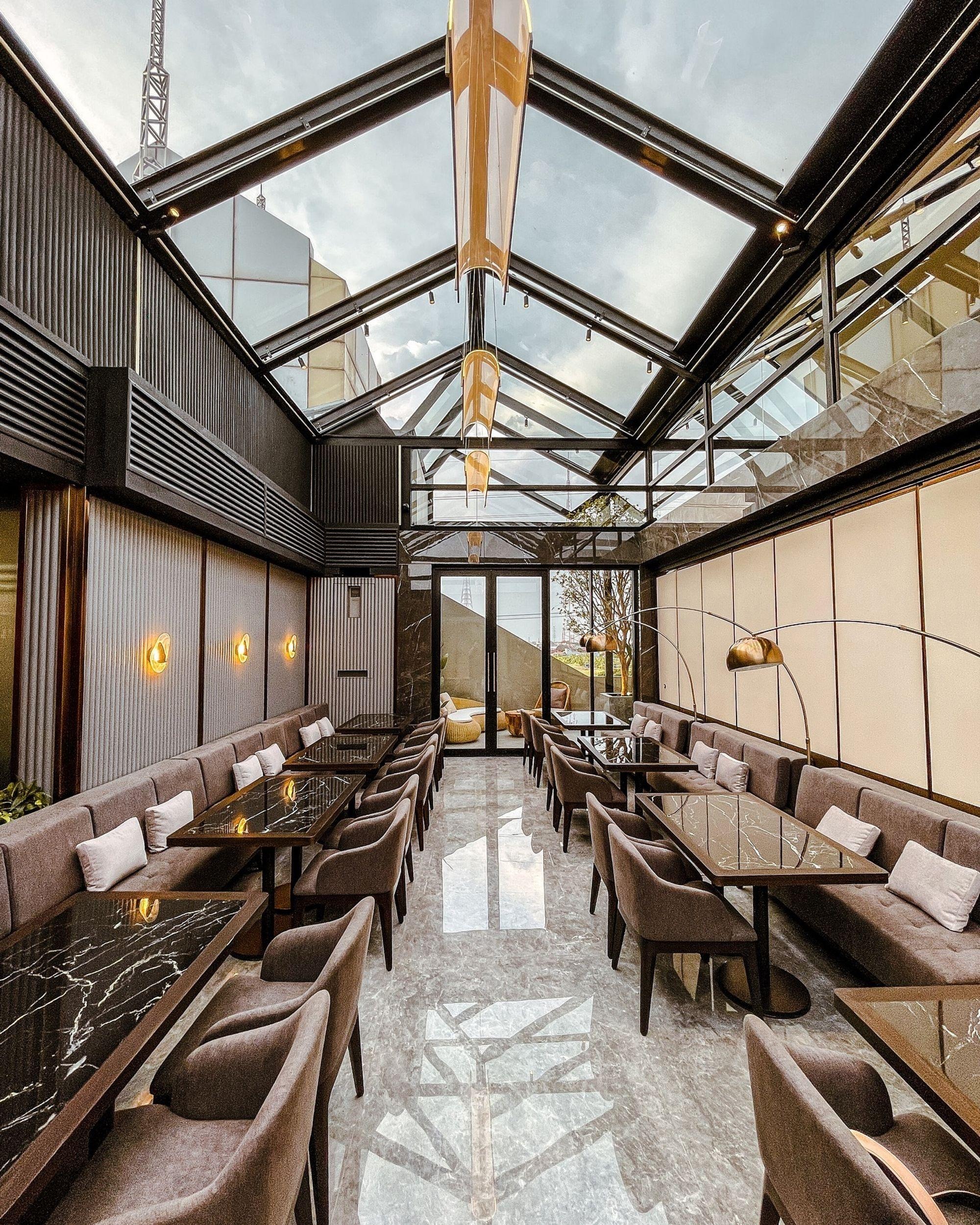 VERT Dining Surabaya A Symphony of Flavors for a Luxurious Culinary