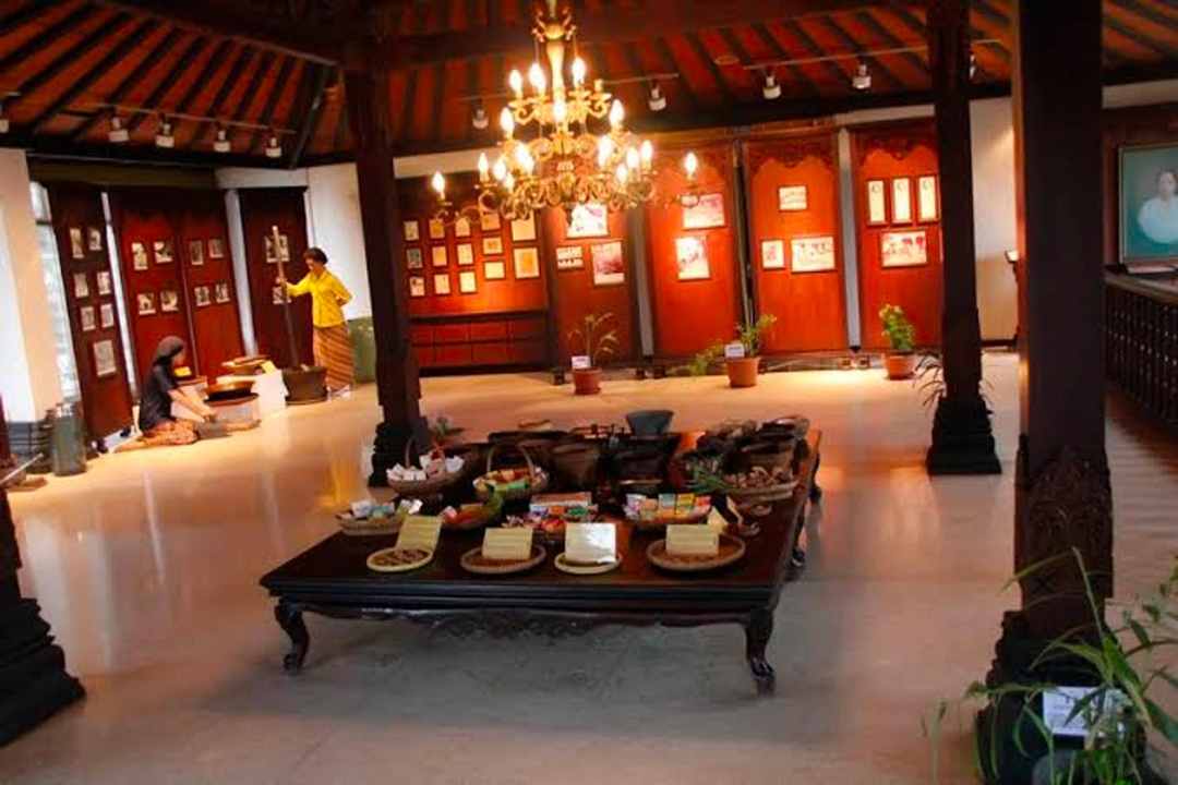 Museum Jamu Nyonya Meneer / Indonesia Kaya