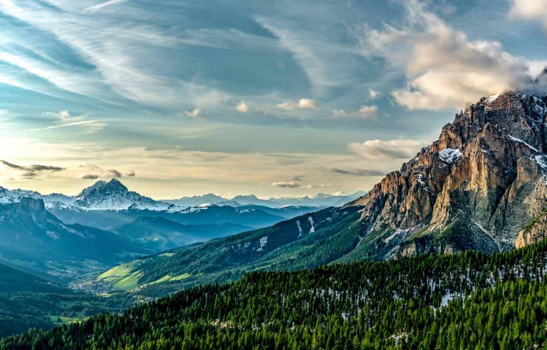 Sumber: Lucas Wesney via Unsplash