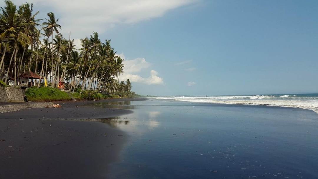 Pantai Pasut Bali: Tempat Wisata dengan Julukan Coconut Park