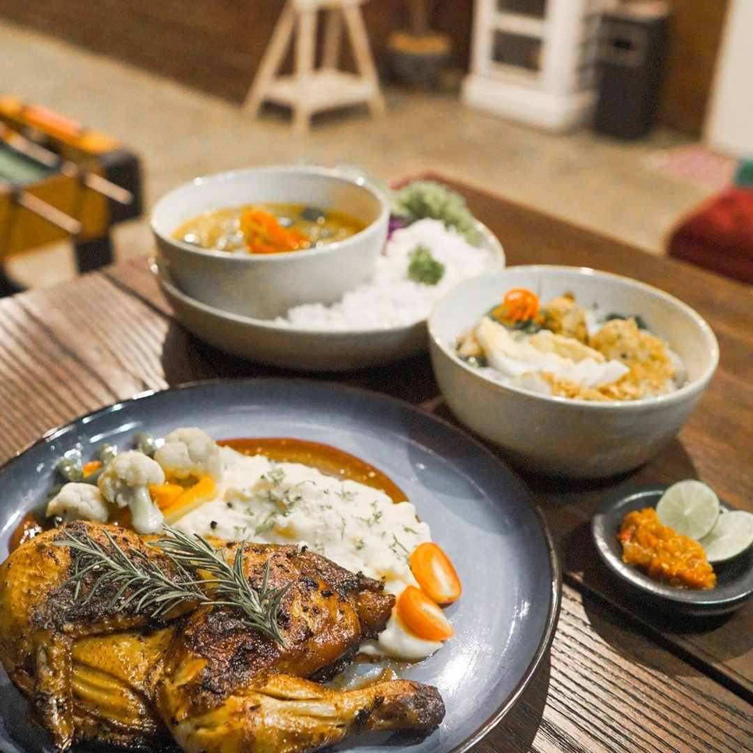 Menu Makanan / @staylounge_