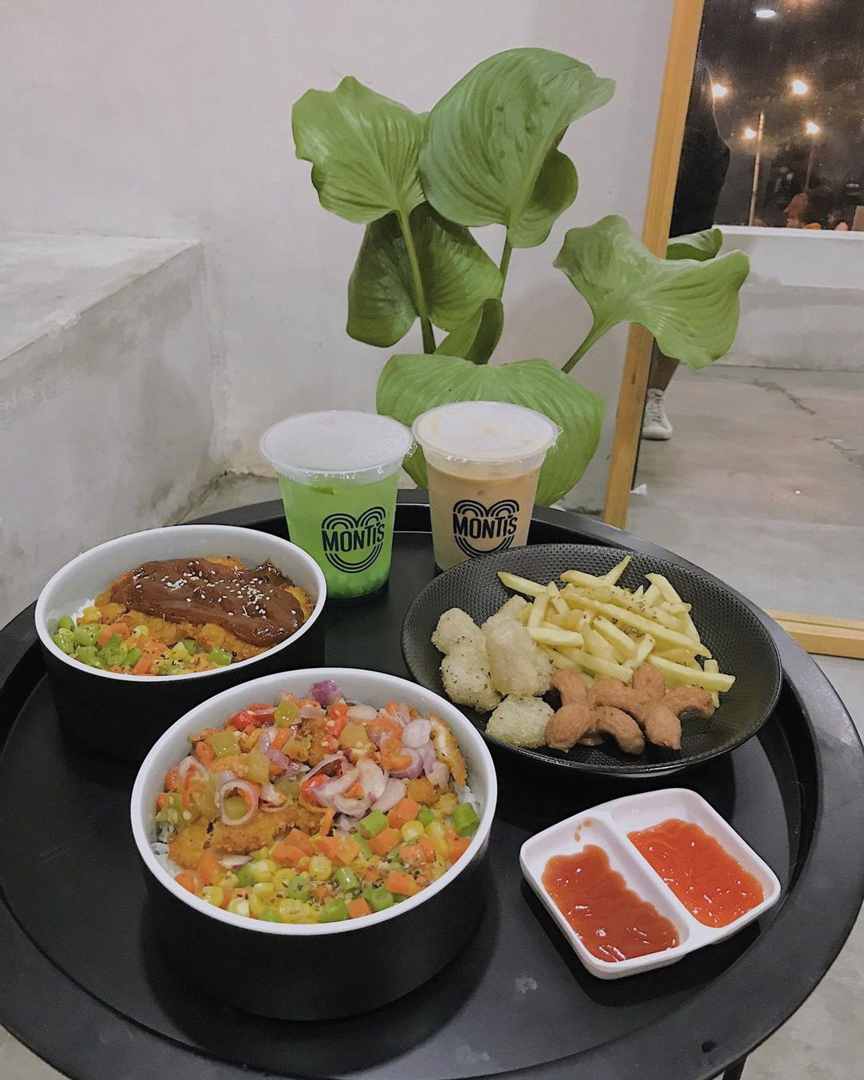 Monti's YK / @cafe.jogjakarta