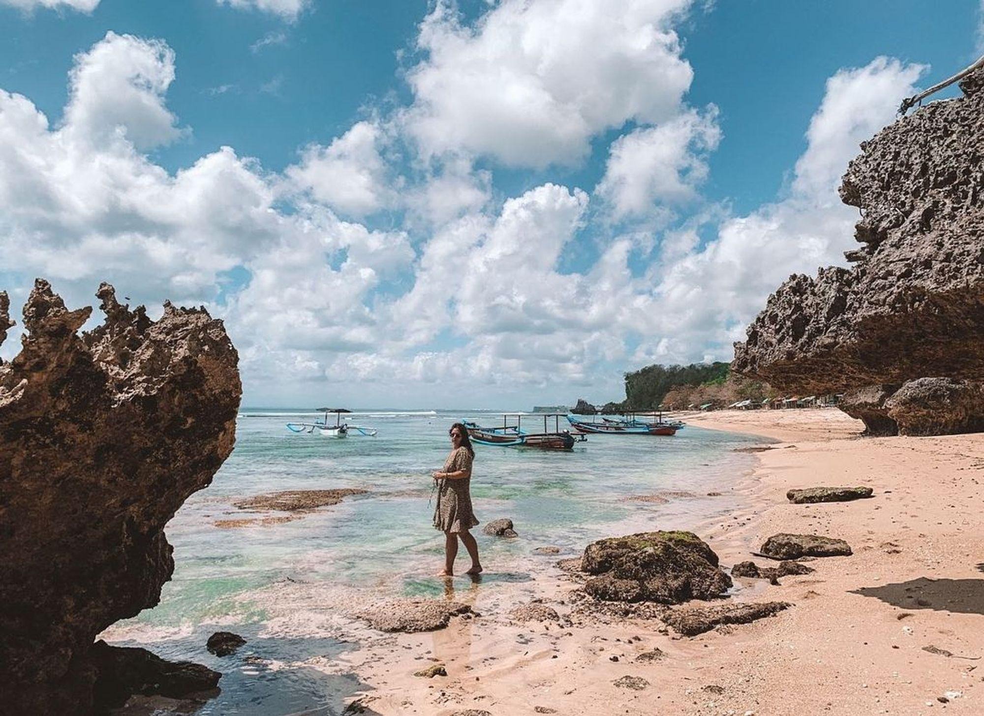 Pantai Thomas: Destinasi Keluarga yang Menawan di Pulau Bali