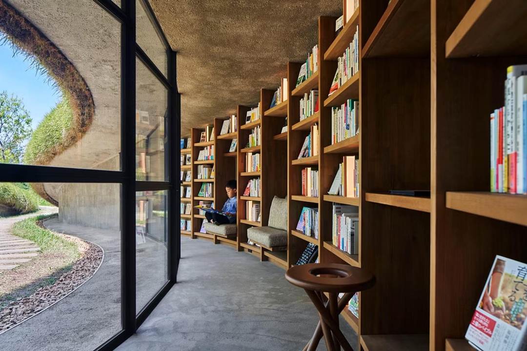 Library of the Earth (Koji Fujii)