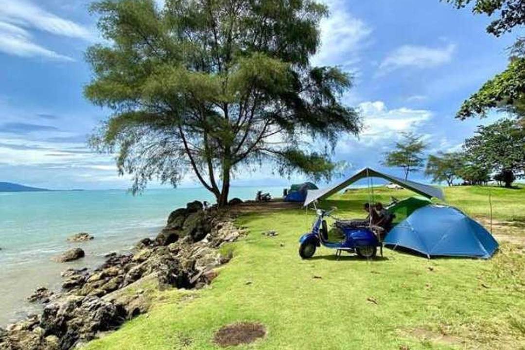 Daya Tarik Pantai Bugel