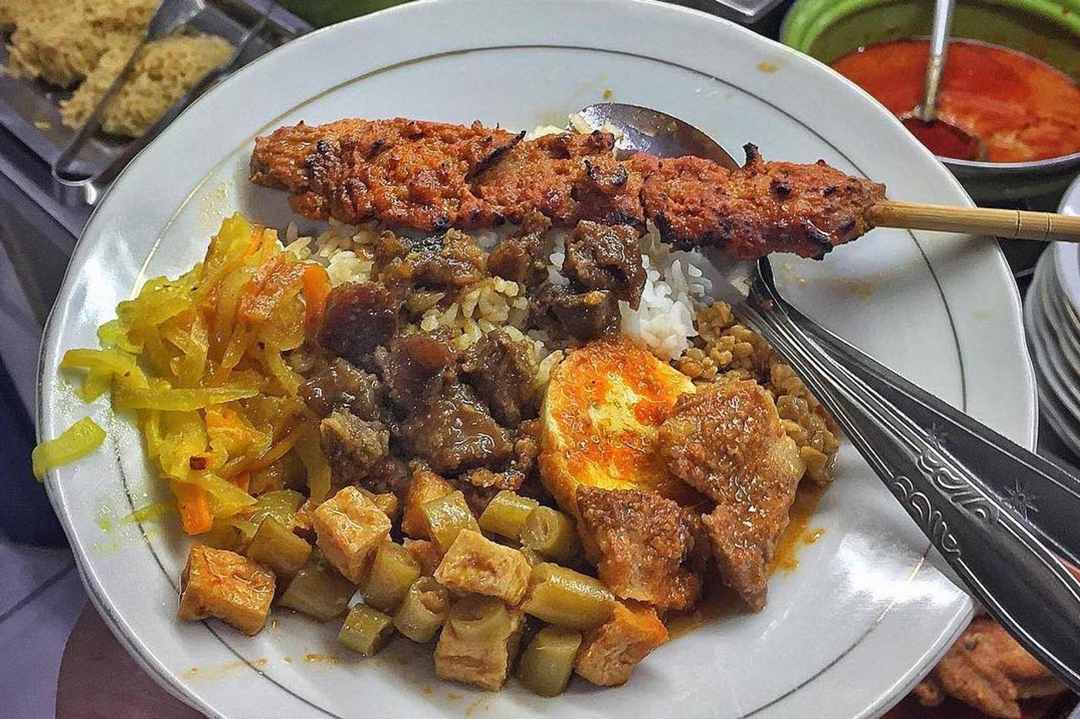 Nasi Campur / @koh_aming
