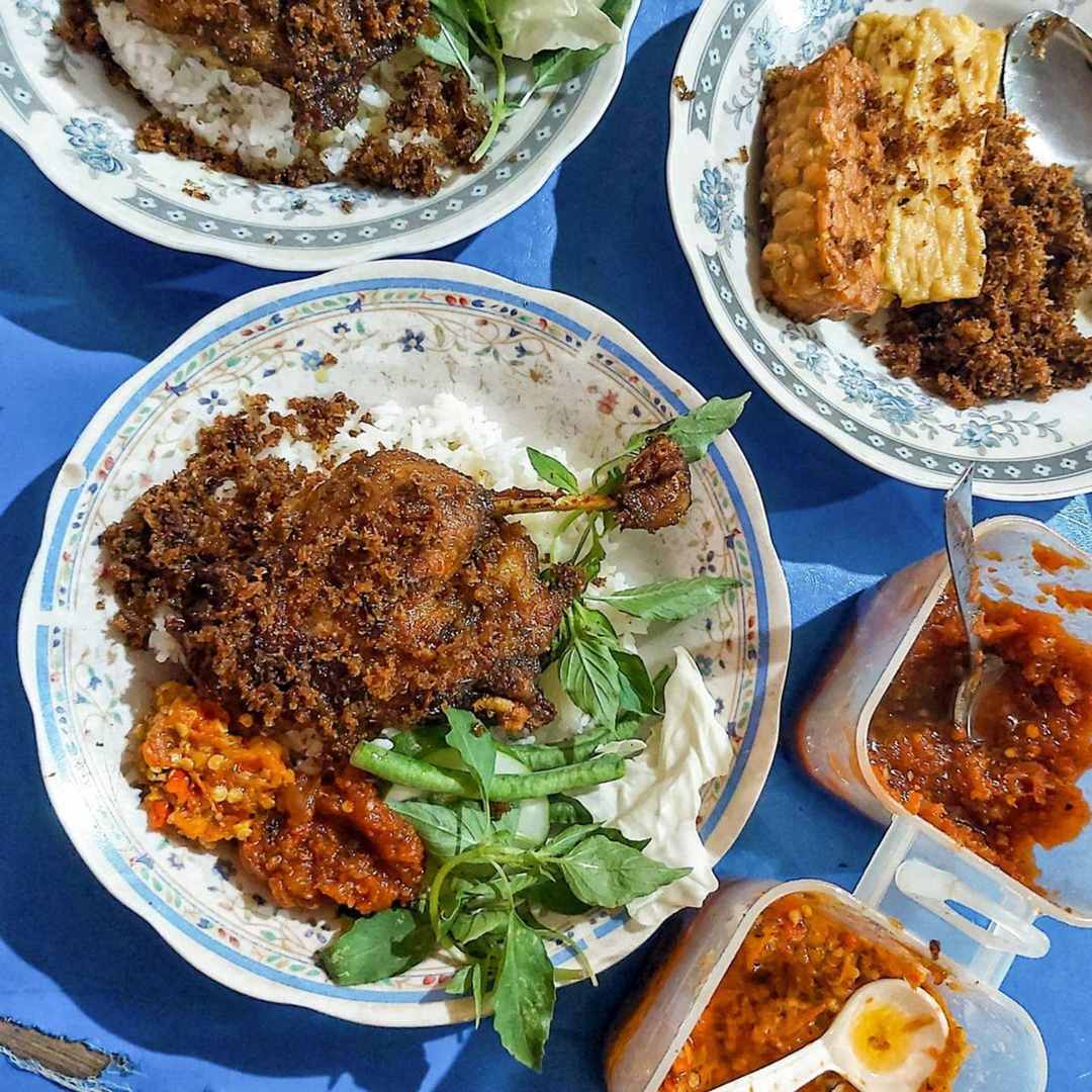The Fried Duck Menu / @foo.ga