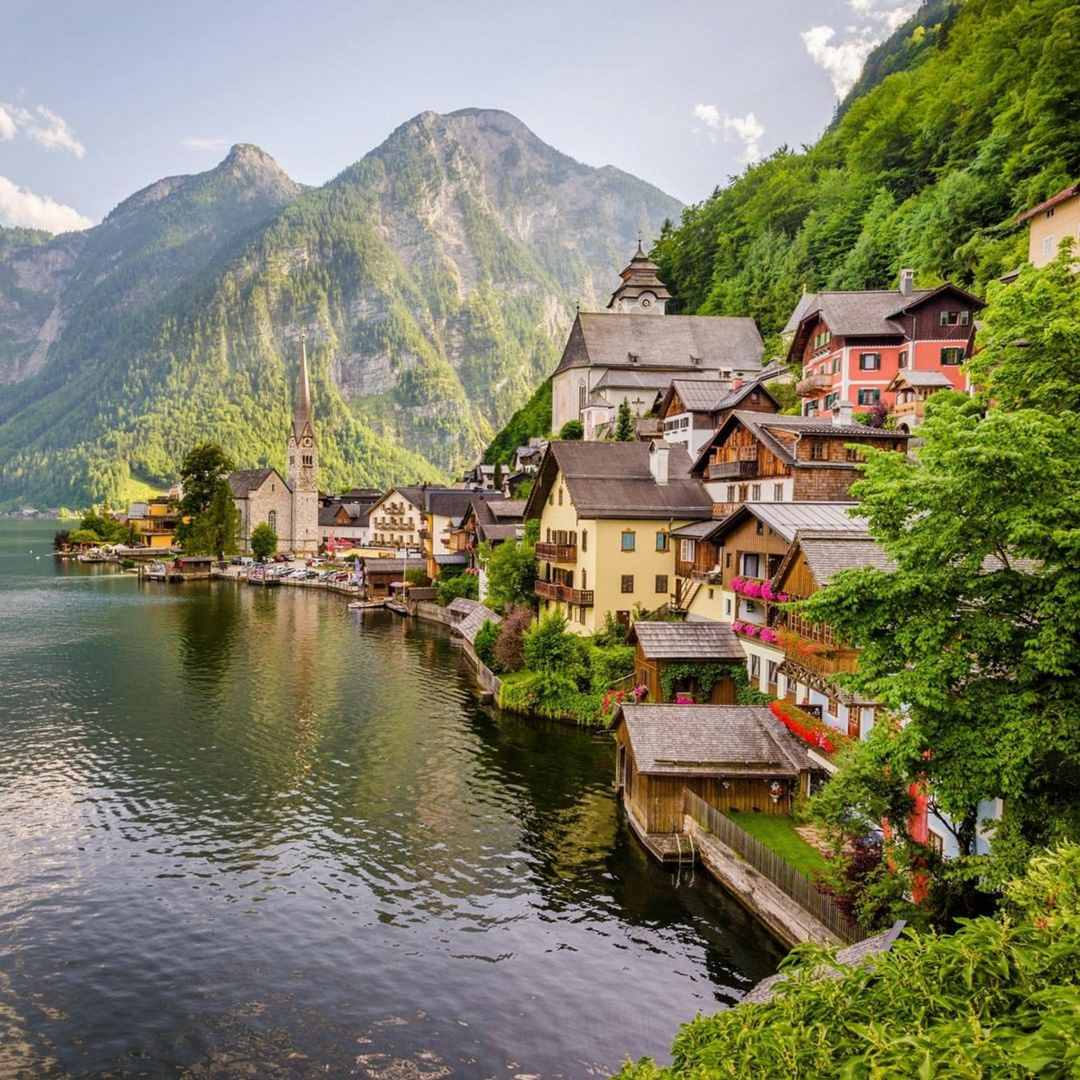 Town of Hallstatt in the summer (by u/Mr_anchovy)