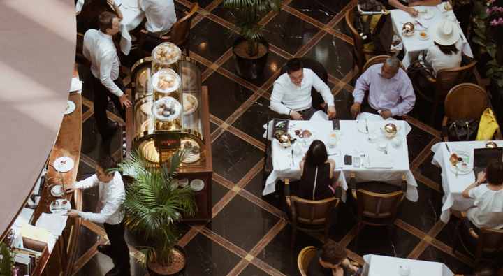 The atmosphere of tea in a restaurant in Singapore / Public domain (CC0)