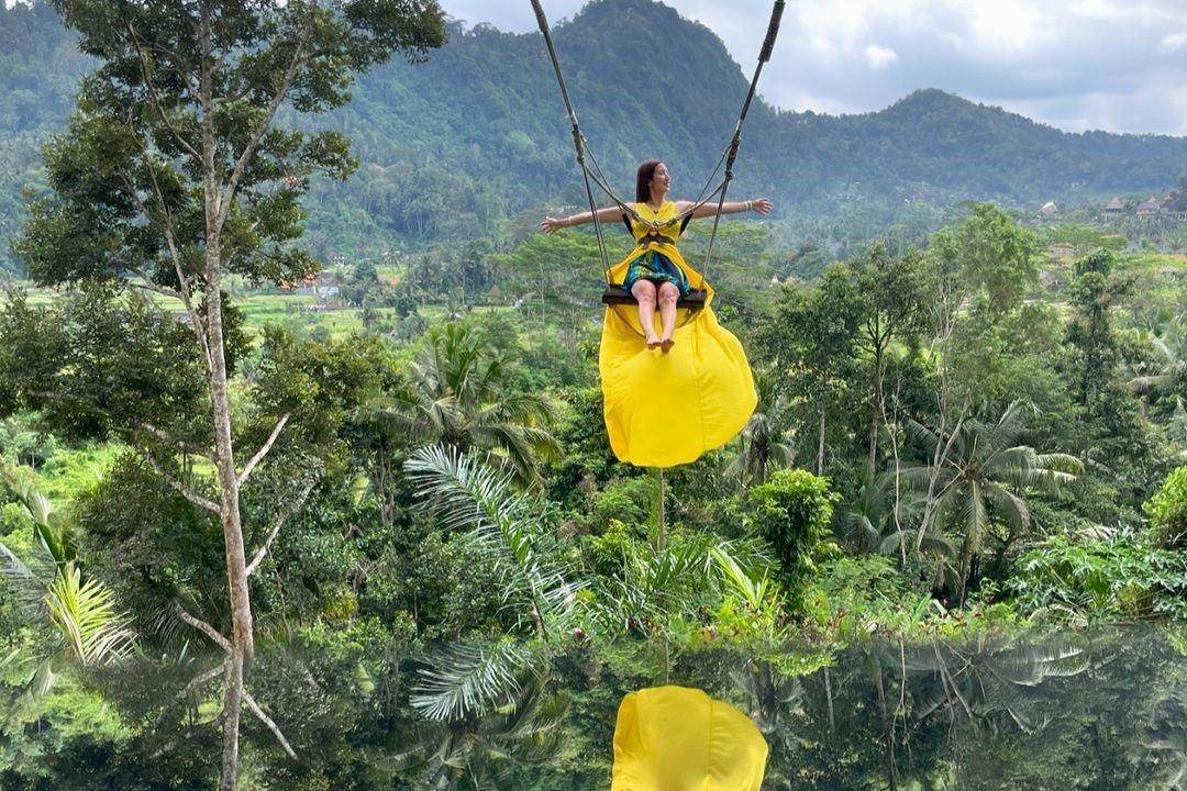 The Sensation of Sidemen Bali Swing, a Unique Tourism in Bali ( snsdppp Instagram)