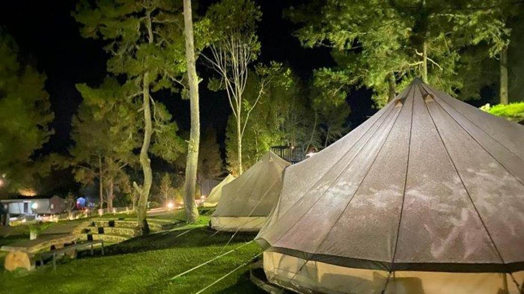 The Kaldera Toba Nomadic Escape: Glamping di Danau Toba