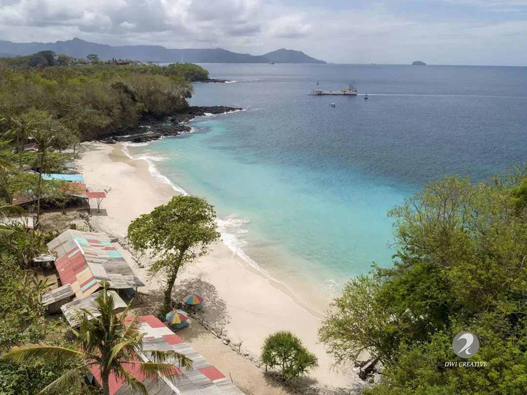 Pantai Bias Tugel / @dwicreative
