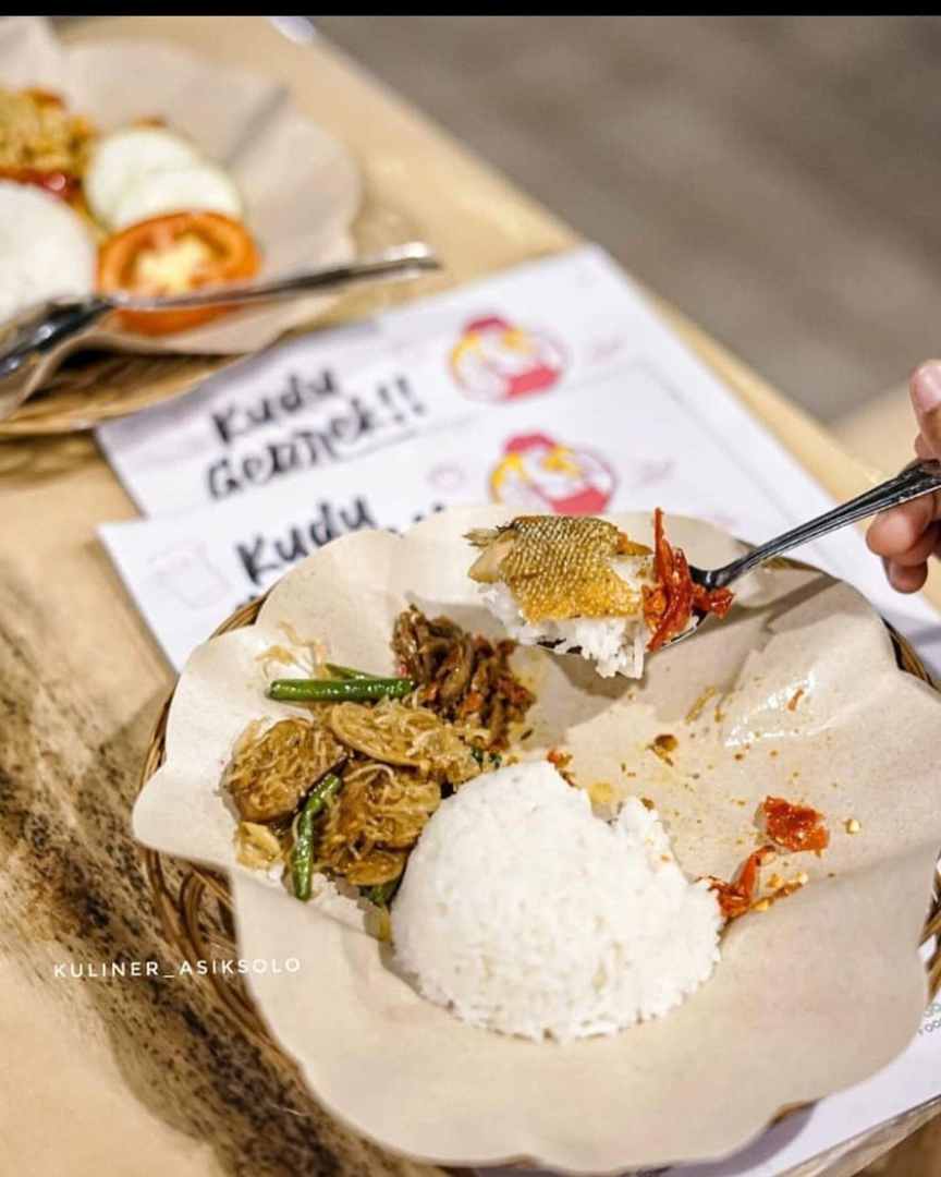 Kudu Geprek Kudu Ngopi / @kuliner_asiksolo