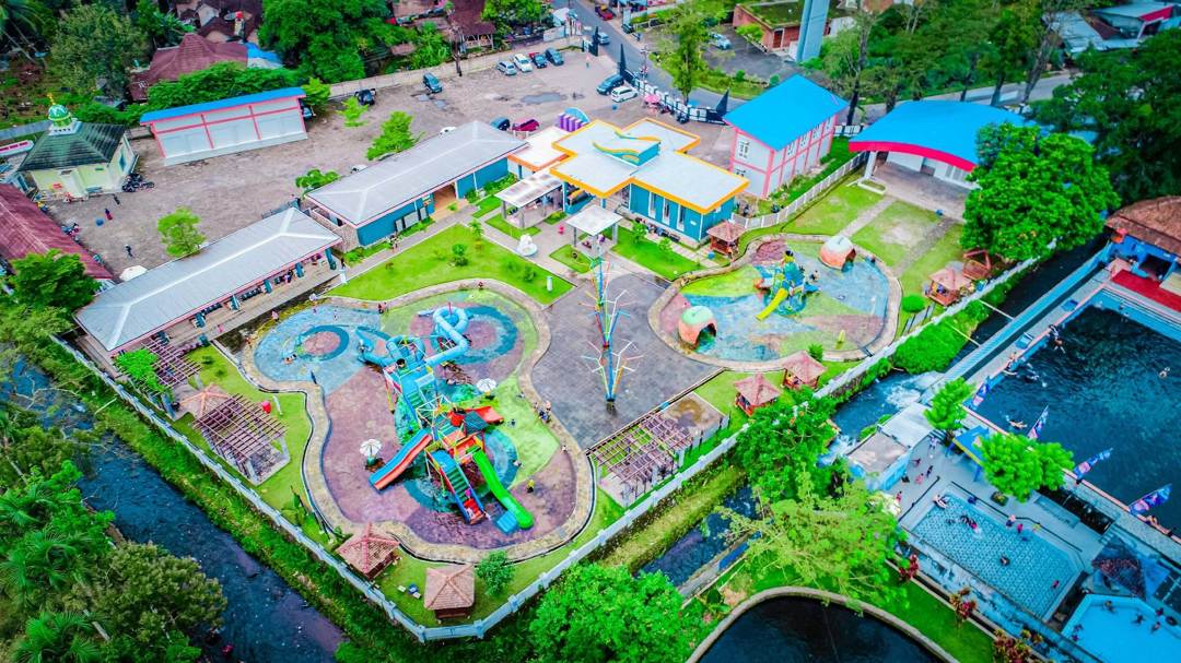Kolam Renang Muncul: Wisata Air Segar di Banyubiru