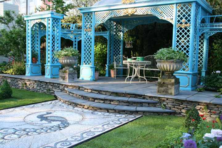 Victorian Aviary Garden /